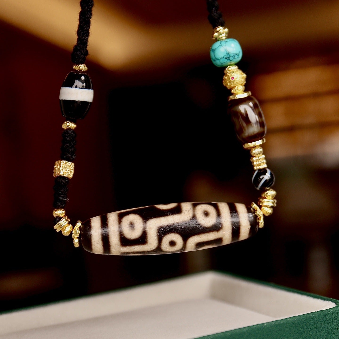 Nine eyed Tibetan dzi bracelet for luck prosperity and protection