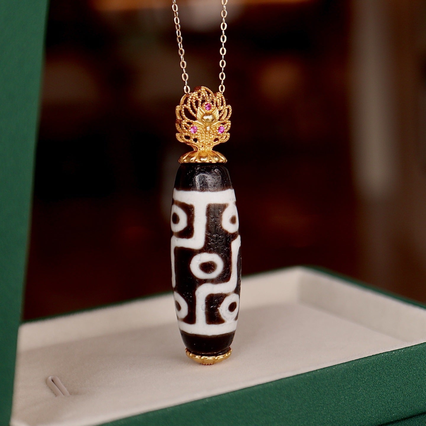 Nine eyed Tibetan dzi bracelet for luck prosperity and protection