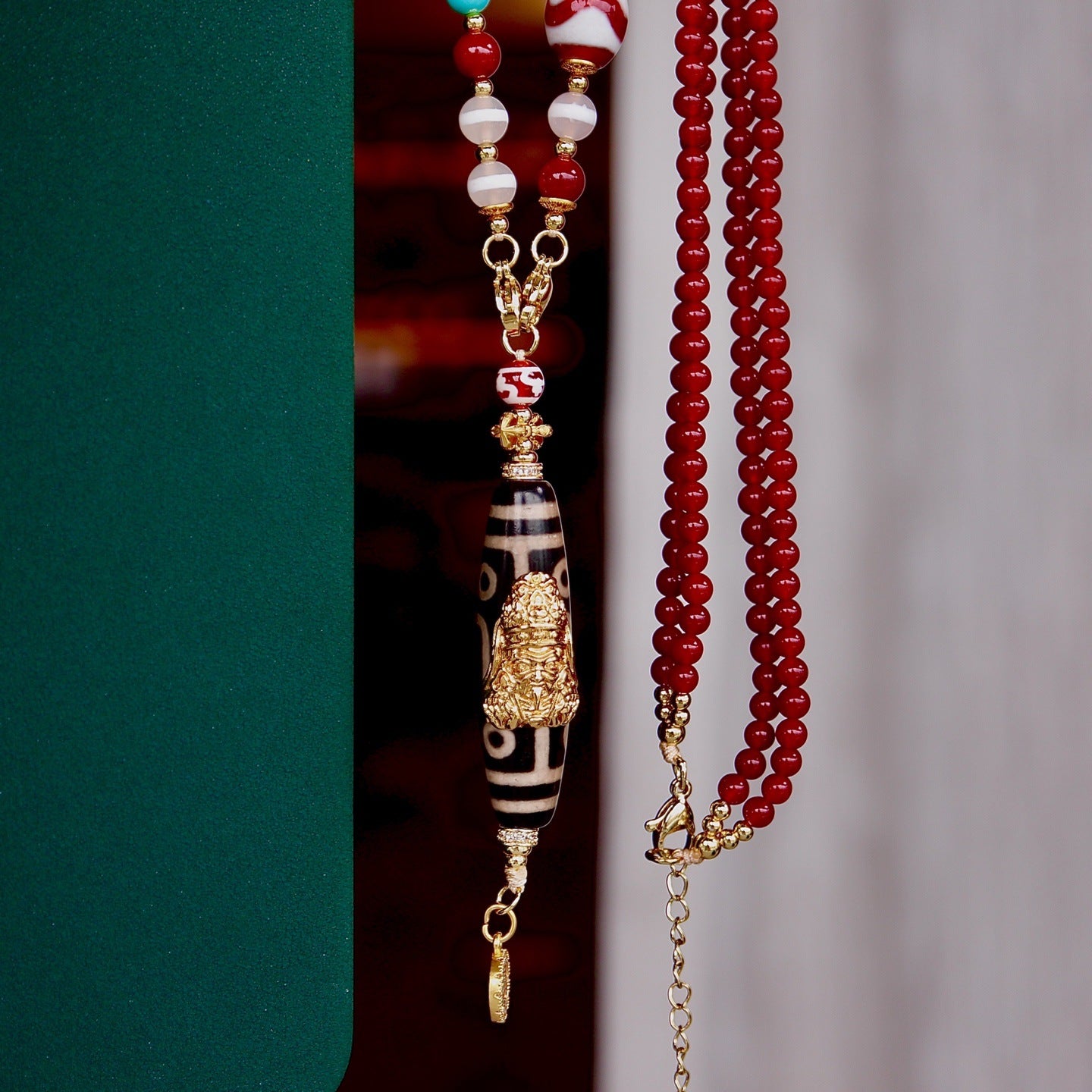 Nine eyed Tibetan dzi bracelet for luck prosperity and protection