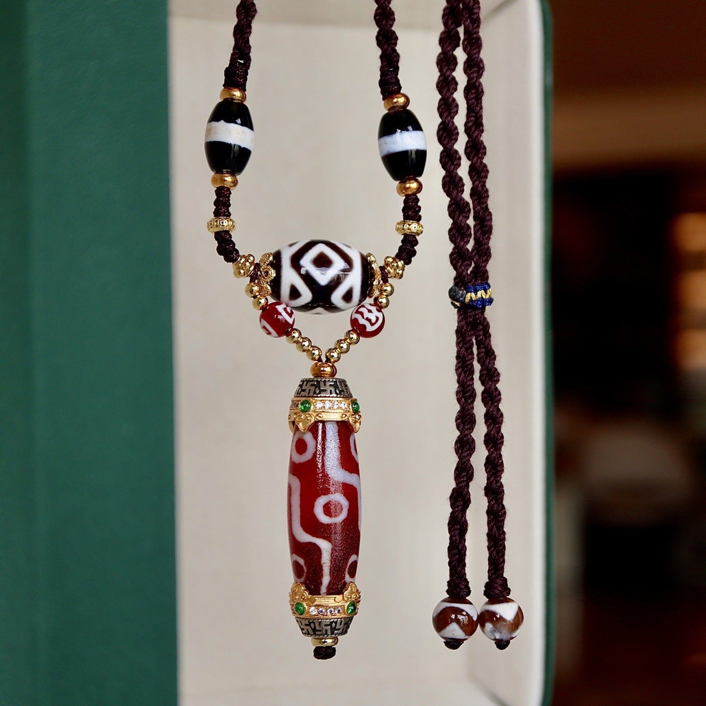 Nine eyed Tibetan dzi bracelet for luck prosperity and protection
